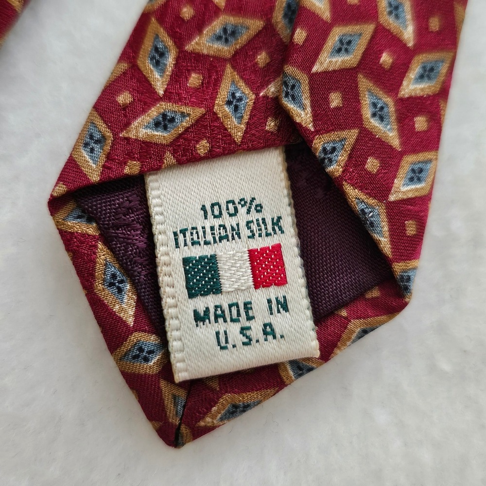 Austin Reed London Mens Red Geometric Diamond 100% Italian Silk Necktie USA Made - Picture 4 of 5